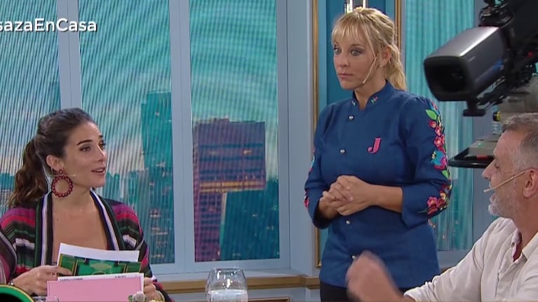 Juana Viale sorprendió a la mesa con un comentario hot sobre el plato de Jimena Monteverde: A algunos los excita el mango