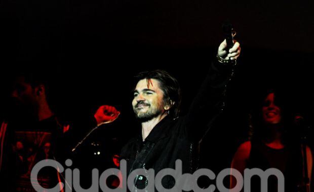 Juanes hizo vibrar el Luna Park con su música  (Foto: Jennifer Rubio).