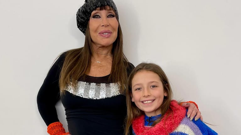 Juani, el niño tejedor que imitó a Moria Casán y emocionó a todos con su talento y carisma. Crédito: Instagram.
