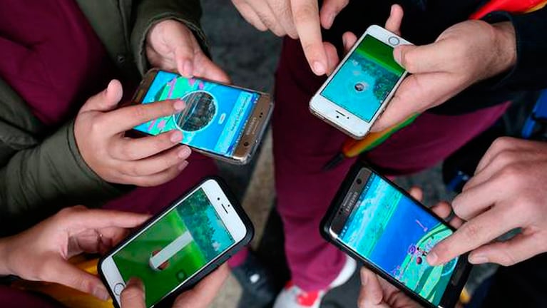 Jugadores de Pokémon Go usan OpenStreetMaps para añadir playas falsas en mapas reales.