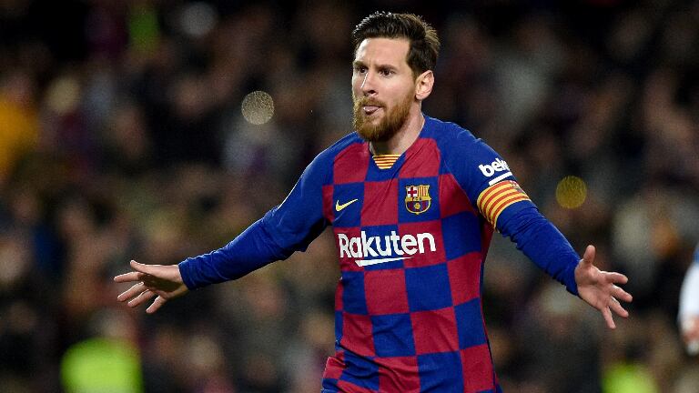 Jugadores del FC Barcelona rebajaran sus sueldos para ayudar a los empleados del club