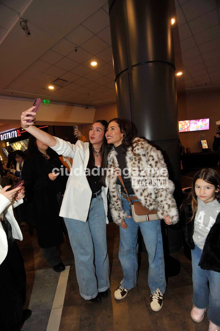 Juli Castro y Adabel Guerrero (Foto: Movilpress)
