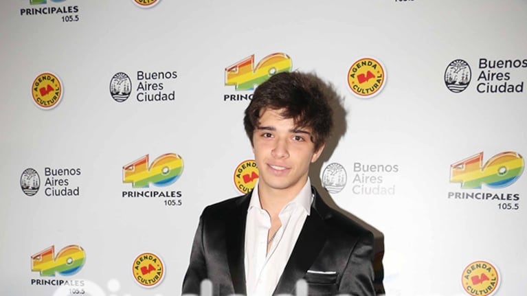 Julián Serrano eligió también traje negro. (Foto: Movilpress)