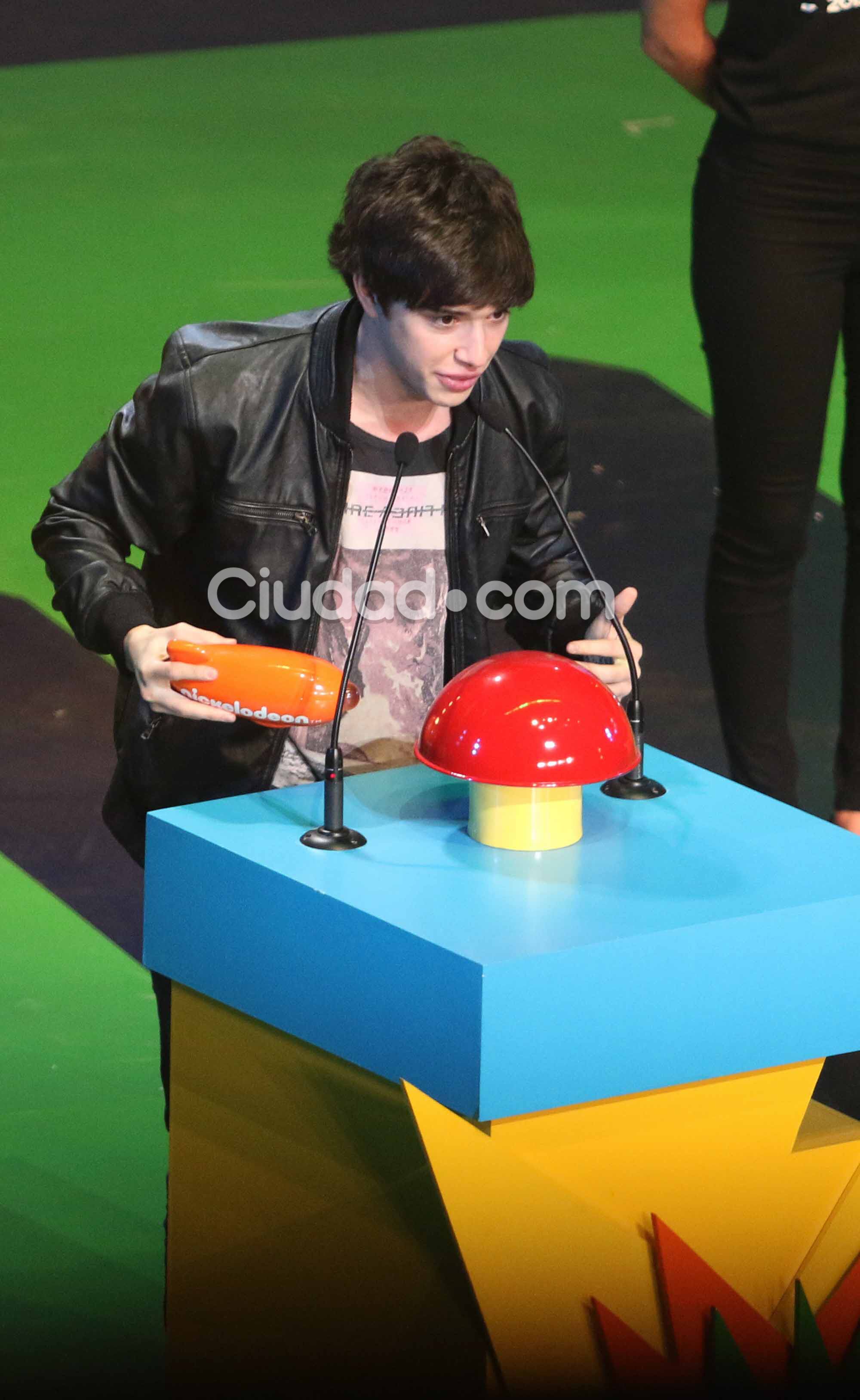 Julián Serrano ganó como artista web favorito en los KCA Argentina. (Foto: Movilpress-Ciudad.com)