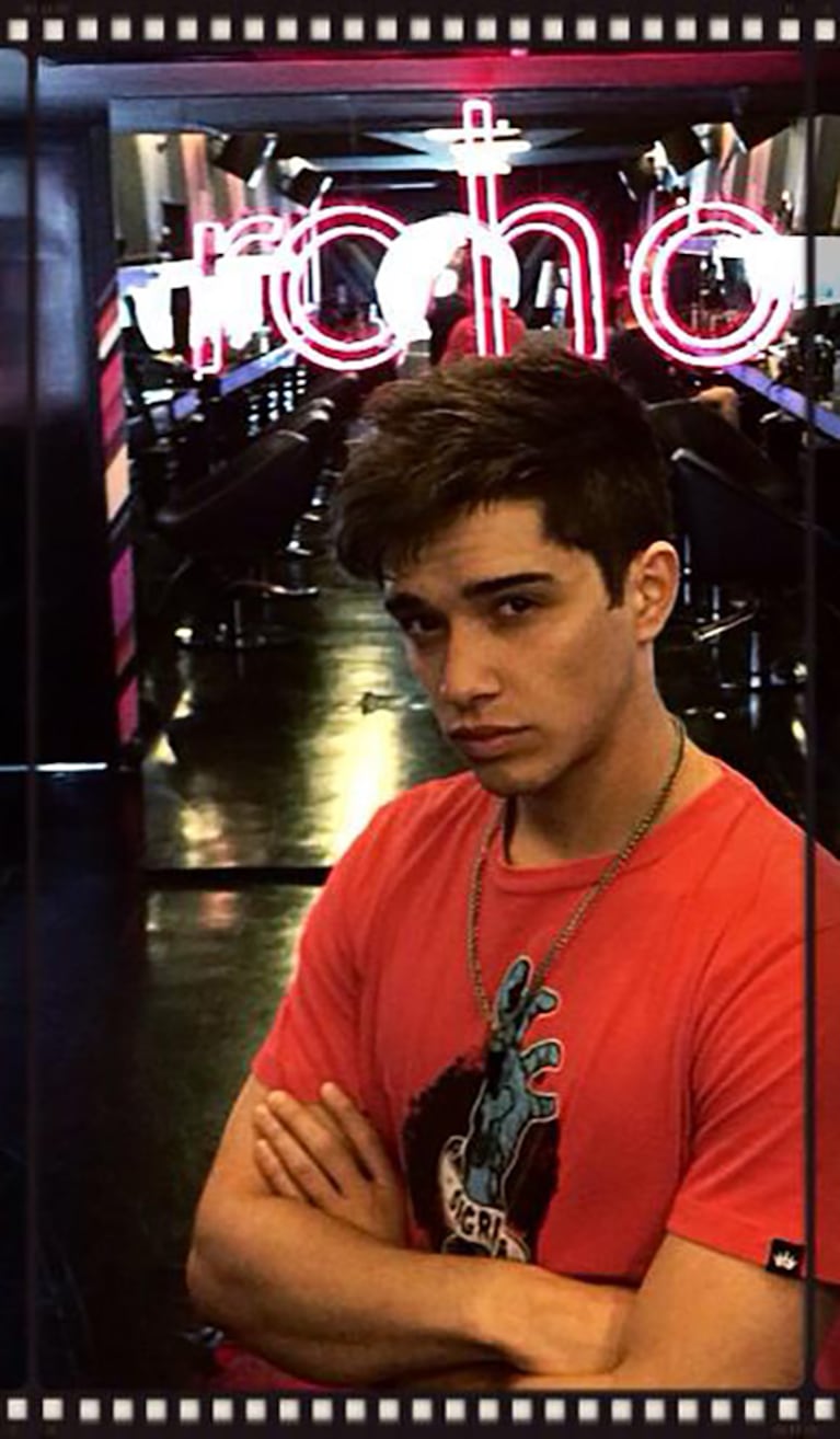 Julián Serrano renovó su look. (Foto: Twitter)