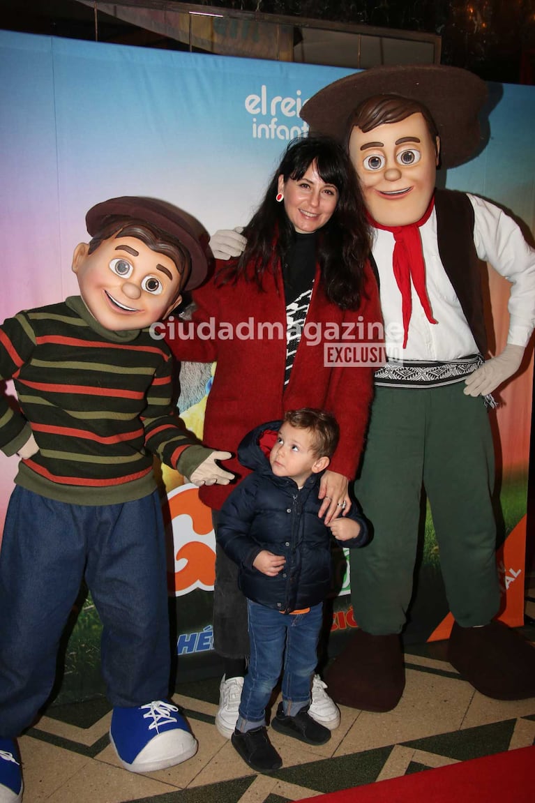 Julieta “Cayetina” Cajg con Antonio (Foto: Movilpress)