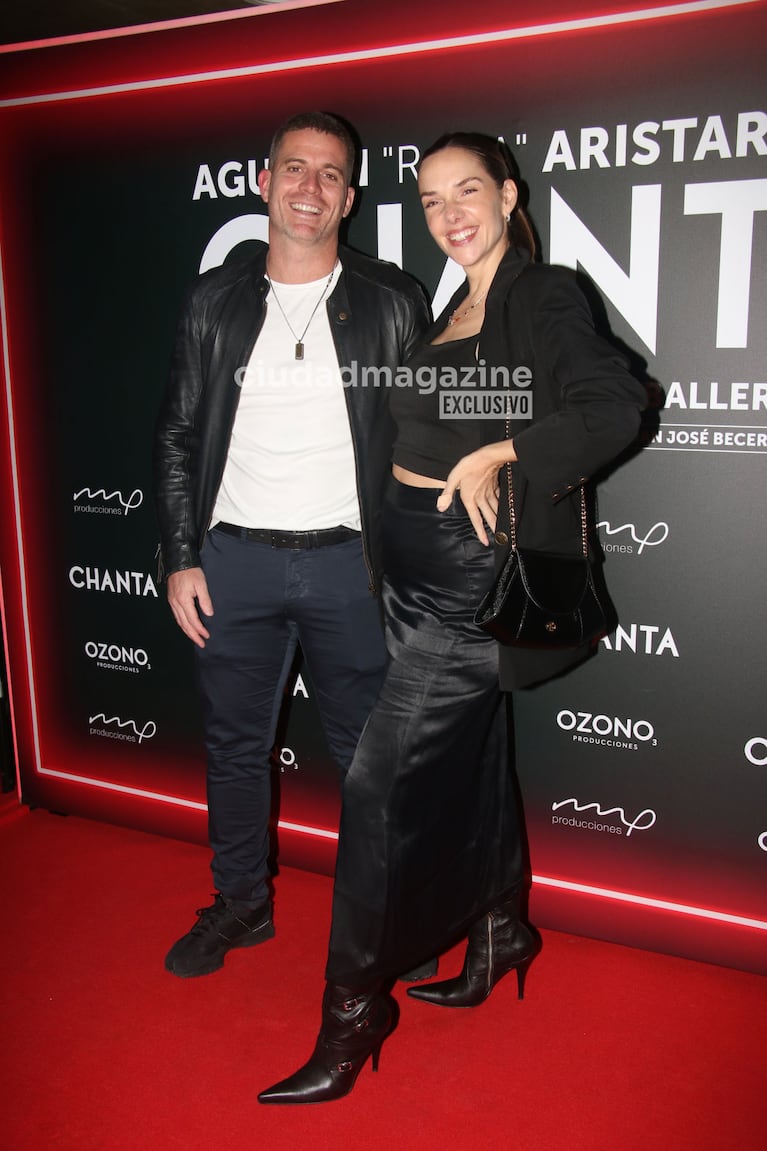 Julieta Nair Calvo y Andrés Rolando en el estreno de Agustín 'Soy Rada' Aristarán (Foto: Movilpress).
