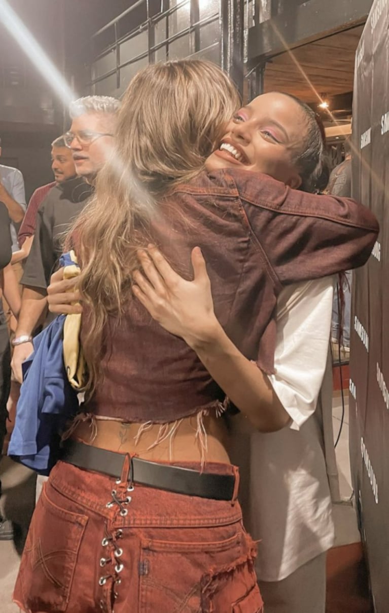 Julieta Poggio conoció a su ídola Emilia Mernes: las divertidas fotos juntas y los tiernos mensajes que se dedicaron