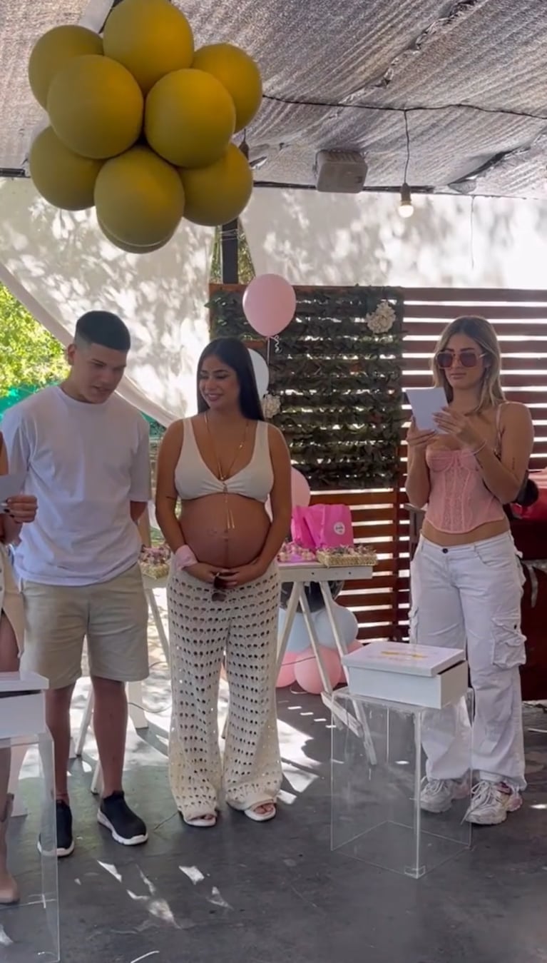 Julieta Poggio mostró cómo fue el baby shower de Daniela Celis y Thiago Medina: “¡Soy madrina!”