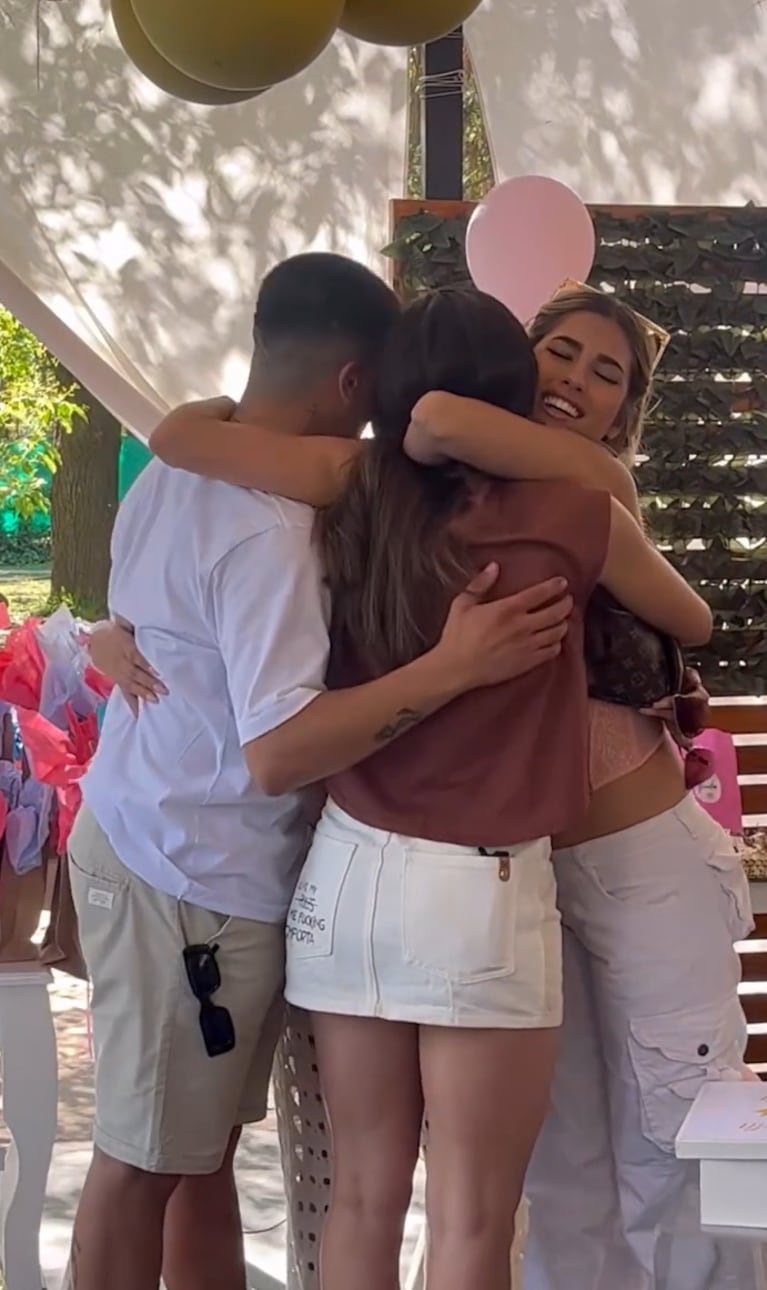 Julieta Poggio mostró cómo fue el baby shower de Daniela Celis y Thiago Medina: “¡Soy madrina!”