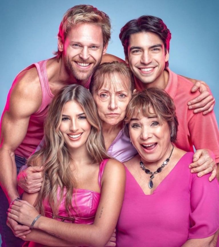 Julieta Poggio y Betiana Blum adelantan el estreno de Coqueluche en la calle Corrientes