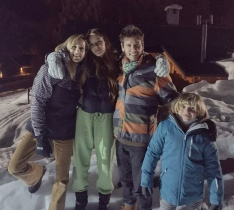 Julieta Prandi y Emanuel Ortega se fueron de vacaciones como familia ensamblada: el álbum de fotos