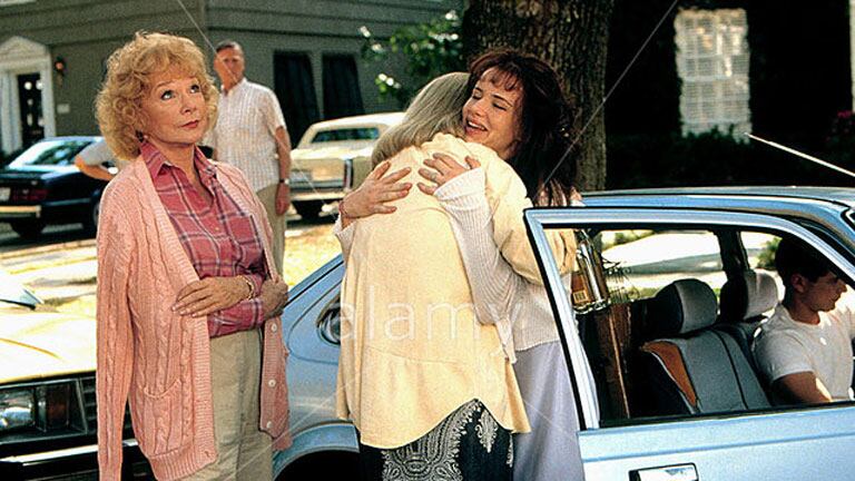 Juliette Lewis junto a Shirley MacLaine.  (Foto: Web)