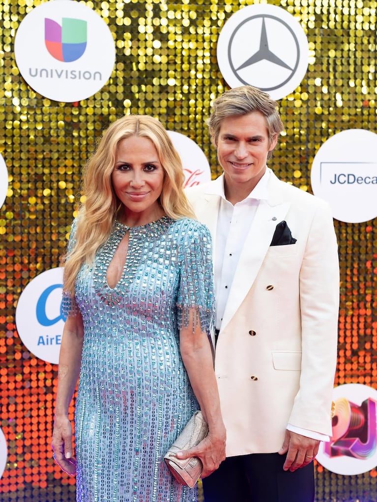 Junto a Marta Sánchez en los Premios Juventud 2026: "Esta vez celebrando algo que jamás imaginamos: 1 BILLÓN de vistas de Colgando en tus manos". Instagram carlos_baute