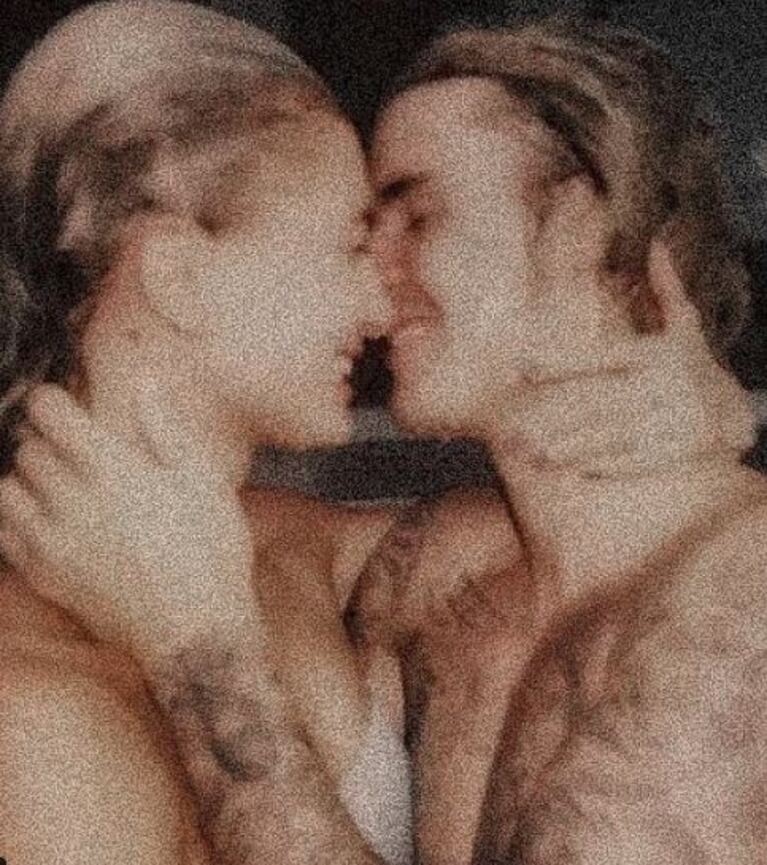 Justin Bieber incendió Instagram con una foto súper hot con Hailey Baldwin, luego de anunciar su compromiso