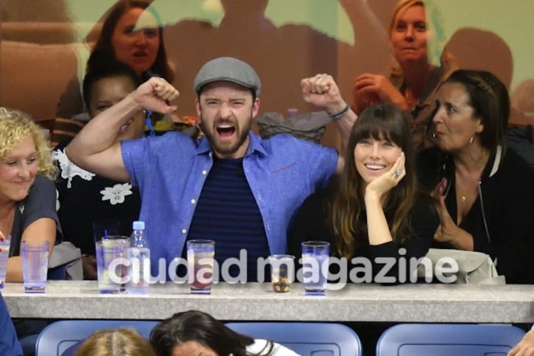 Justin Timberlake y Jessica Biel, apasionado show de besos en la platea del US Open