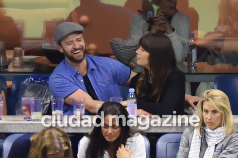 Justin Timberlake y Jessica Biel, apasionado show de besos en la platea del US Open