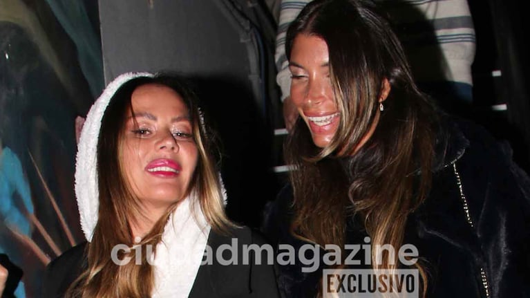Karina Jelinek y Flor Parise en el cumpleaños de Fabián Esperón (Foto: Movilpress).