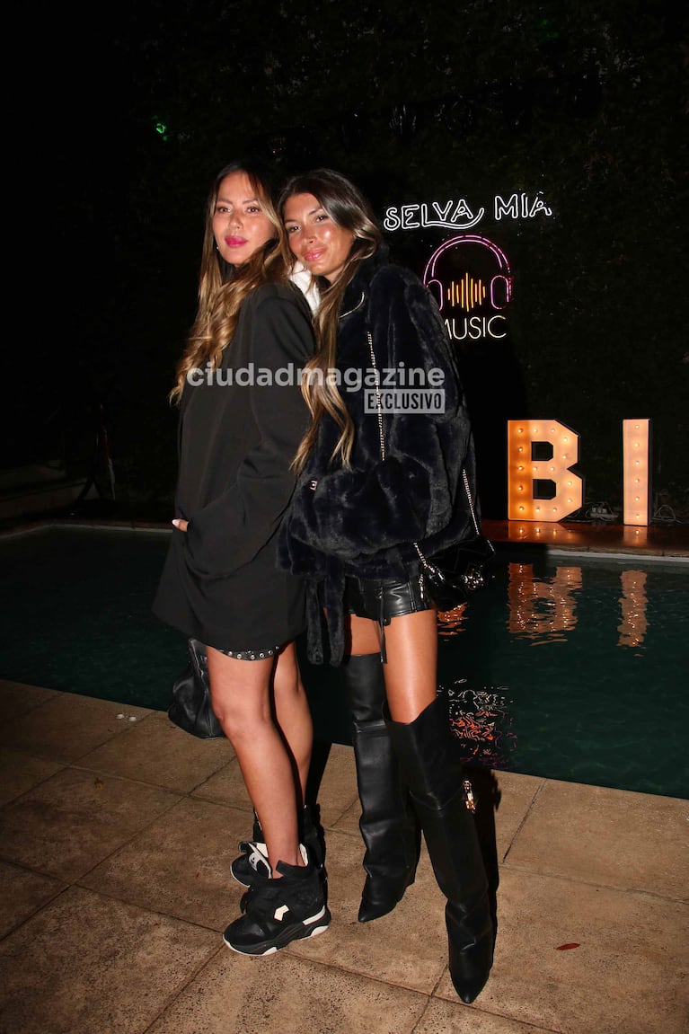 Karina Jelinek y Flor Parise en el cumpleaños de Fabián Esperón (Foto: Movilpress).