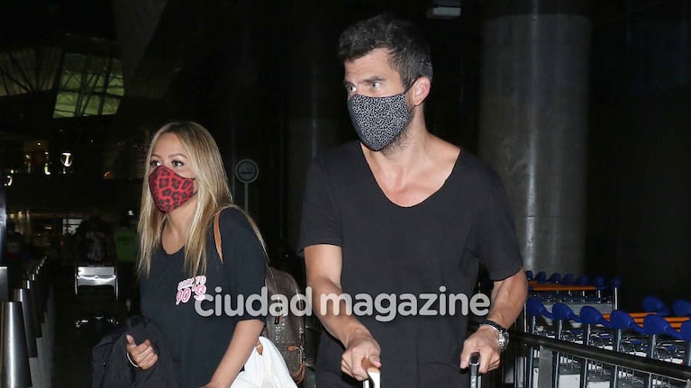 Karina la Princesita y Nicolás Furman, súper enamorados en Ezeiza tras sus primeras vacaciones juntos en Bariloche (Foto: Movilpress)