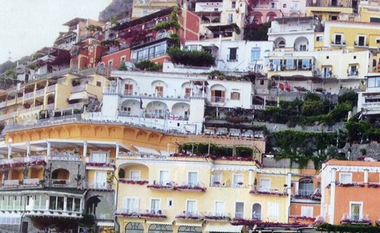 Karina Mazzocco, en la costa de Amalfi. (Foto: Caras)