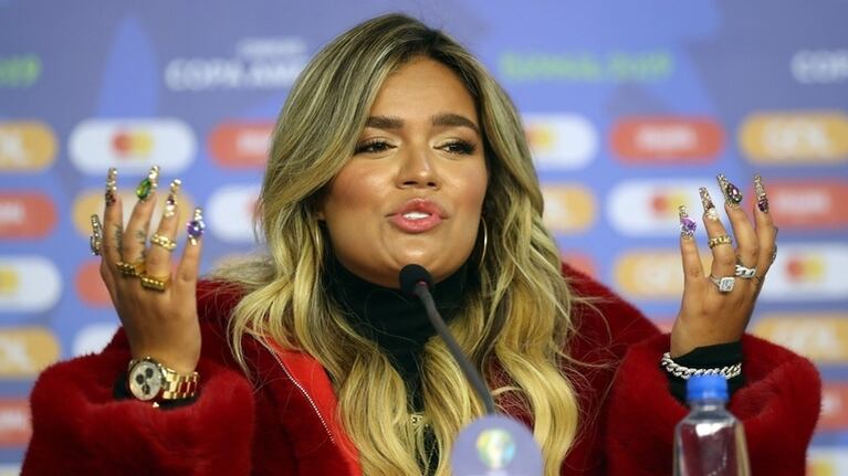 Karol G criticada en las redes por un tweet donde se refirió al caso de George Floyd. Foto: EFE.
