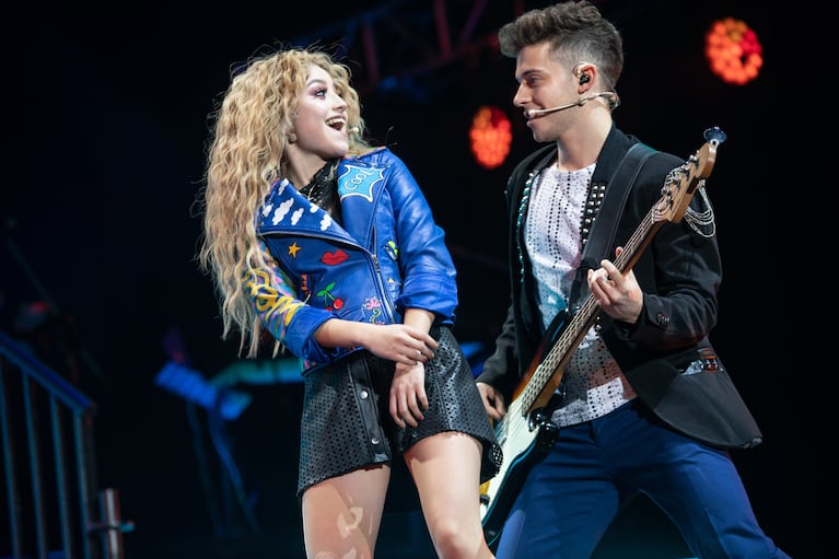 Karol Sevilla y Ruggero Pasquarelli en Soy Luna Tour.