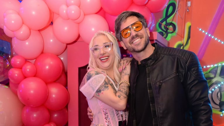Katia “La Tana” Fenocchio celebró sus 34 con una fiesta Barbie gamer en Palermo. Crédito: Instagram/@ph_manupulvermann