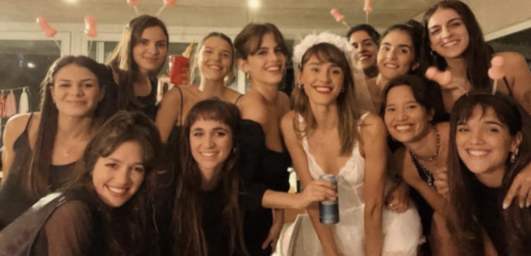 Katja Martínez, la hija de Andrés Ciro, tuvo una divertida despedida de soltera con amigas famosas