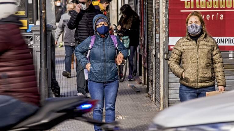 Kicillof celebró la baja de casos en el Conurbano y confirmó nuevas aperturas