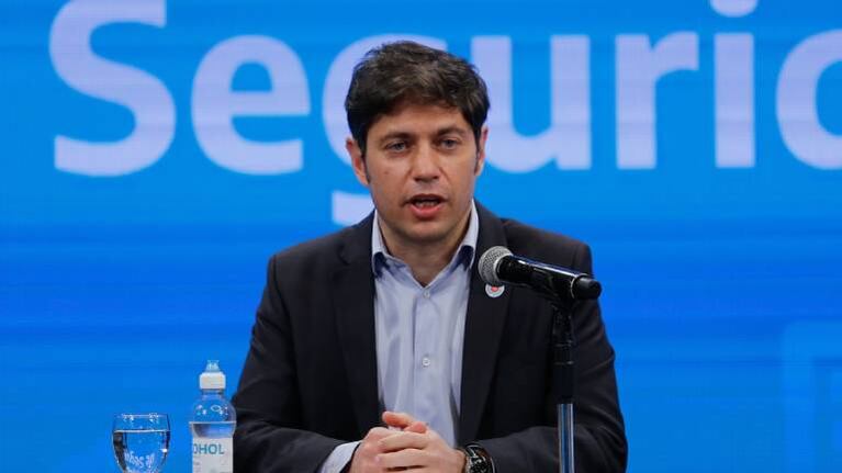 Kicillof no descartó sumarios a los policías que protestaron: Necesitamos que se restituya el trabajo