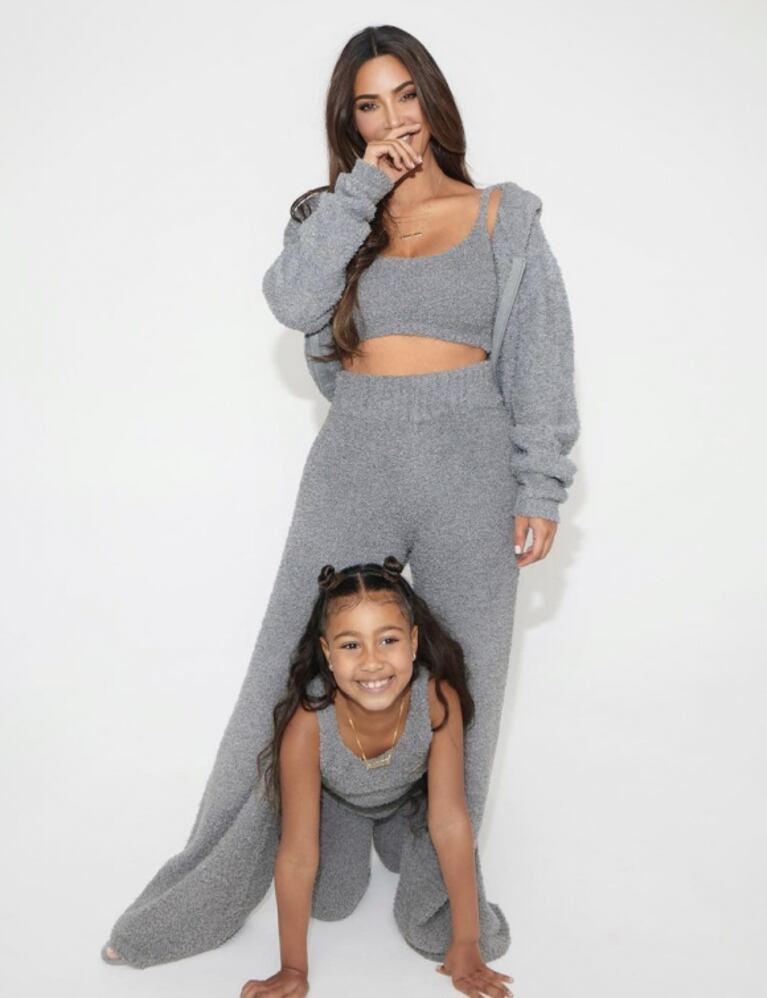 Kim Kardashian protagonizó una 'fashionista' producción de fotos con su hija mayor