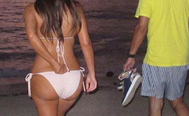 Kim Kardashian, sin celulitis en la playa. (Foto: Splash News)