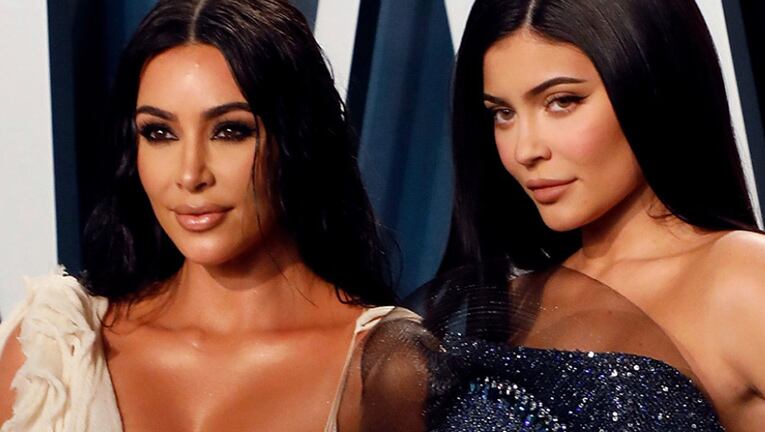 Kim y Kylie diseñaron sus propias uñas esculpidas.