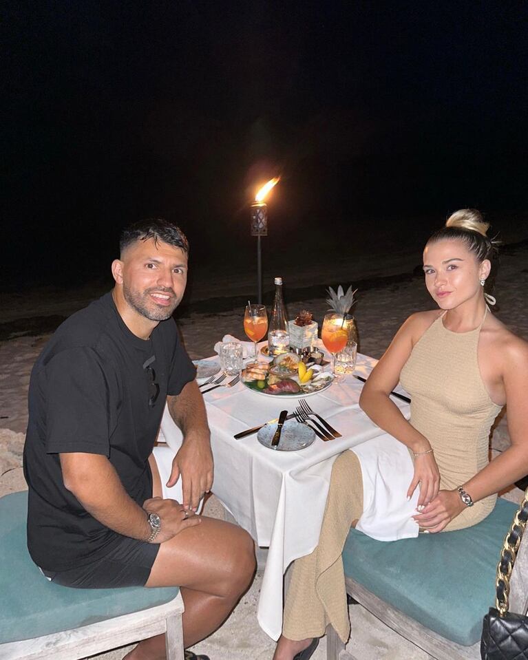 Kun Agüero y Sofía Calzetti