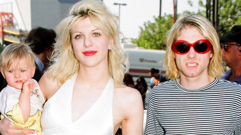 Kurt Cobain y Courtney Love se conocieron en un boliche, discutieron y se enamoraron