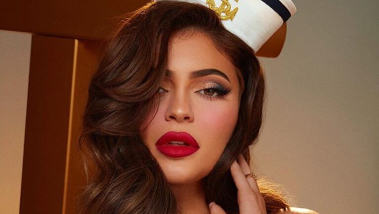  Kylie la rompió con su foto al estilo "marinerita".