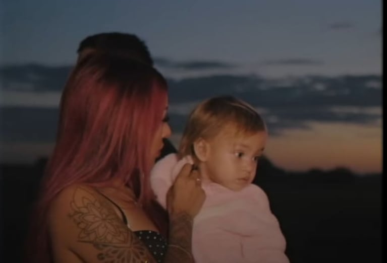 L-Gante lanzó su canción más sincera estando preso: desgarradoras frases y su familia presente en el videoclip