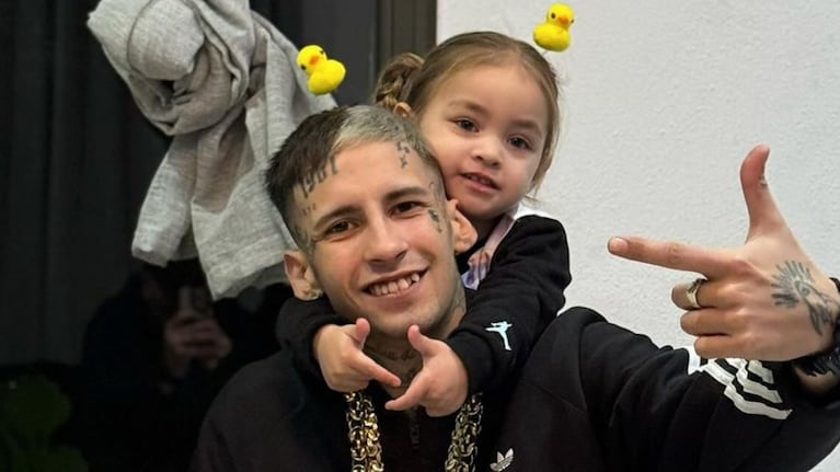 L-Gante y su hija Jamaica. Imagen subida a Instagram por lgante_keloke (INSTAGRAM).