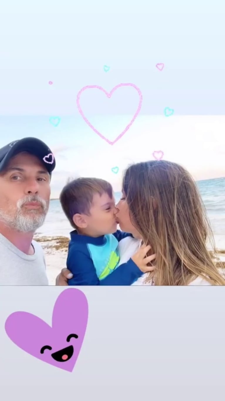 La aclaración de Lourdes Sánchez sobre una foto a los besos con su hijo: "No es en la boca, pero igual él siempre me los da"