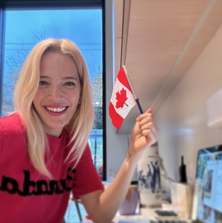La alegría de Luisana Lopilato al recibir la ciudadanía canadiense