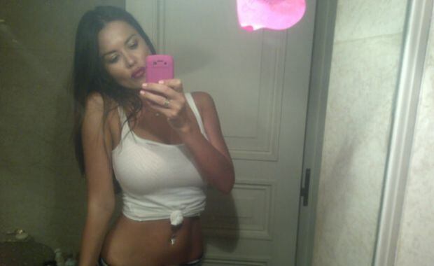 La autofoto de Karina Jelinek en su cuenta de Twitter.