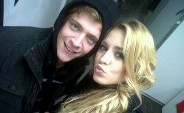 La autofoto de Rochi Igarzábal con Gastón Dalmau en su cuenta de Twitter.
