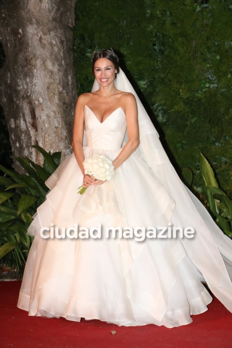 La boda del año: todas las fotos de Pampita y Roberto García Moritán recién casados