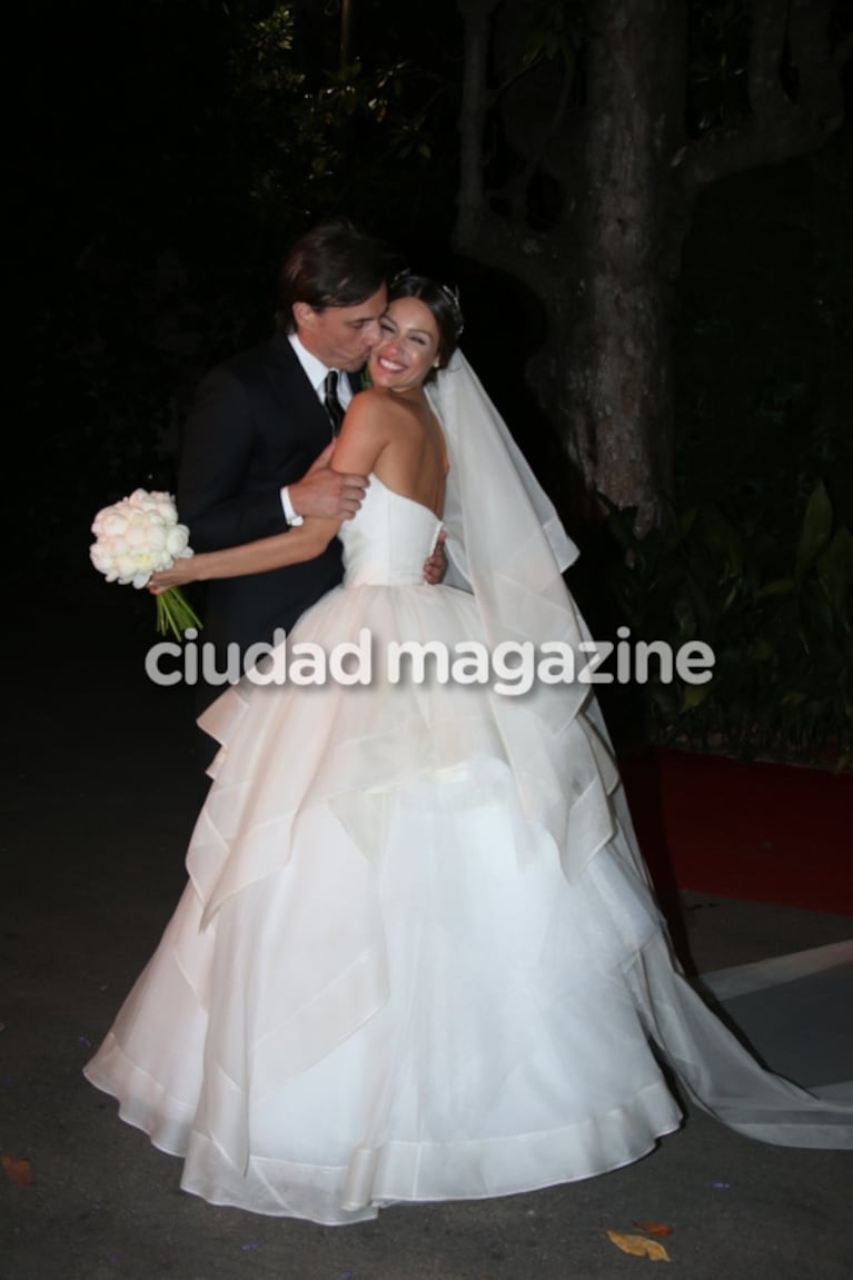 La boda del año: todas las fotos de Pampita y Roberto García Moritán recién casados