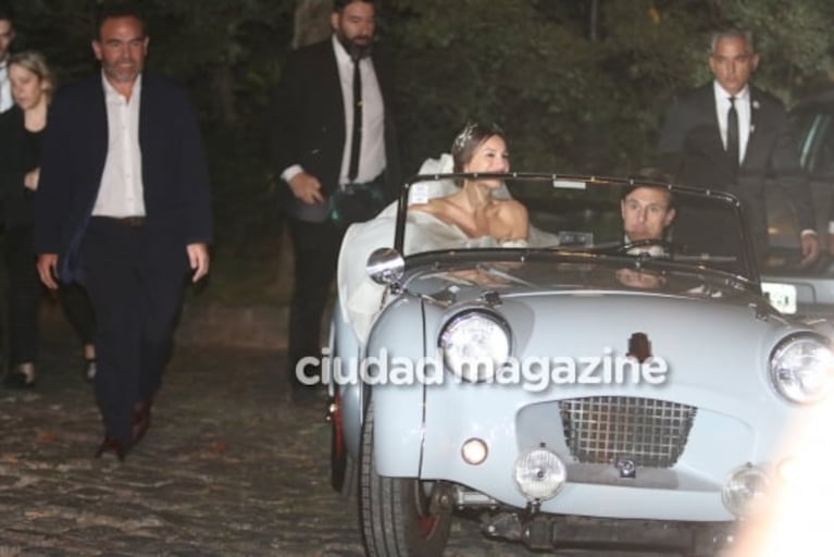 La boda del año: todas las fotos de Pampita y Roberto García Moritán recién casados