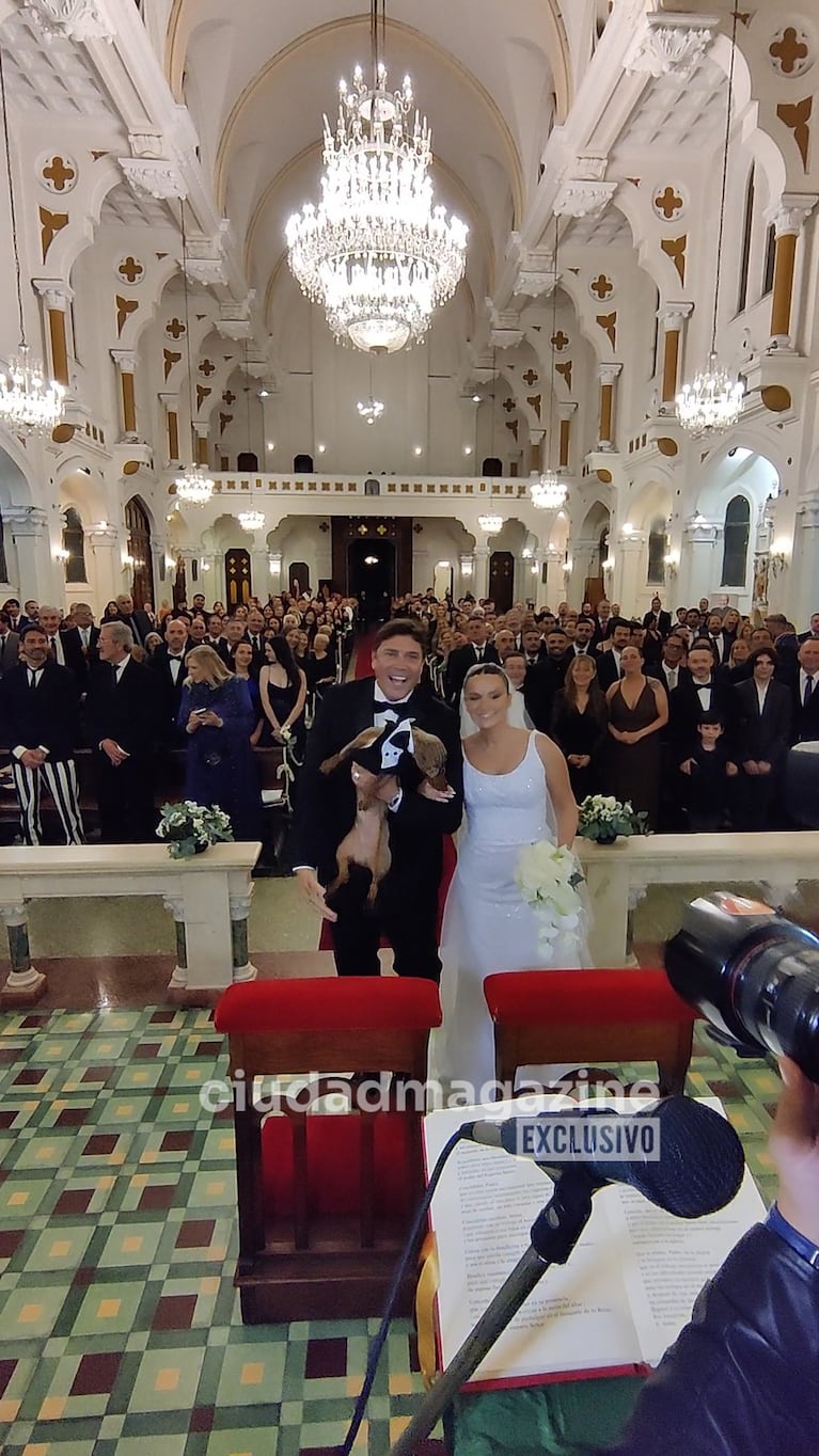 La boda por iglesia de Matías Alé y Martina Vignolo. Foto: Movilpress