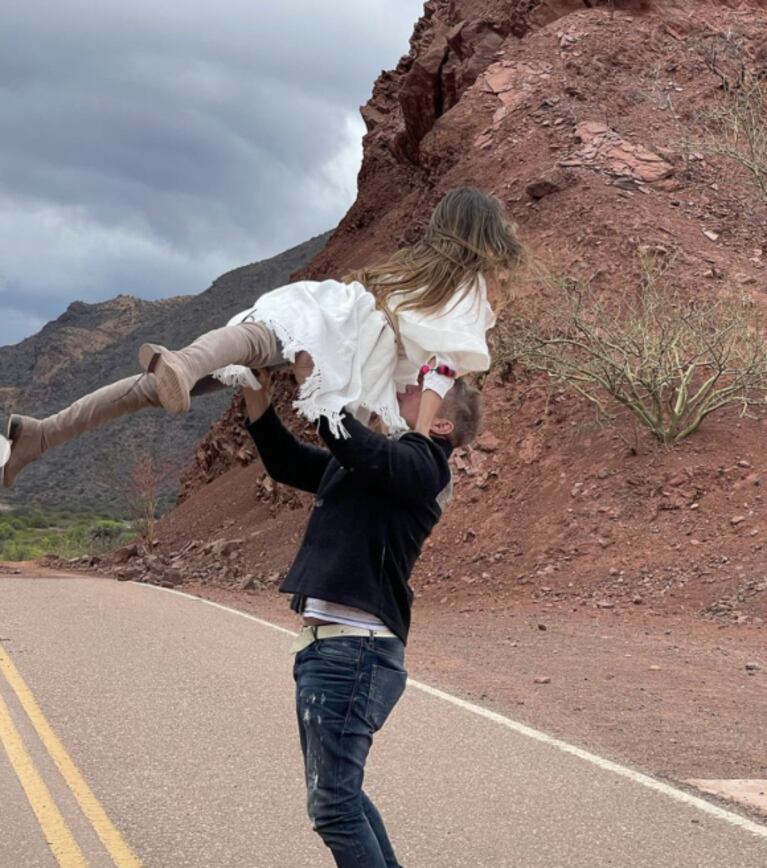 La broma de Barby Franco a Fernando Burlando en plena excursión en Cayafate: "Les recomiendo la última foto"