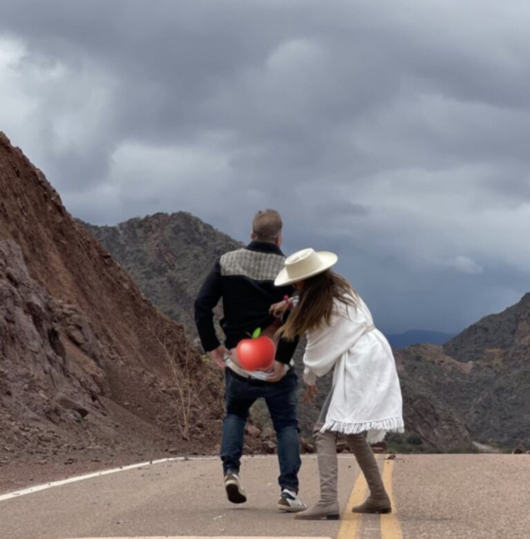 La broma de Barby Franco a Fernando Burlando en plena excursión en Cayafate: "Les recomiendo la última foto"