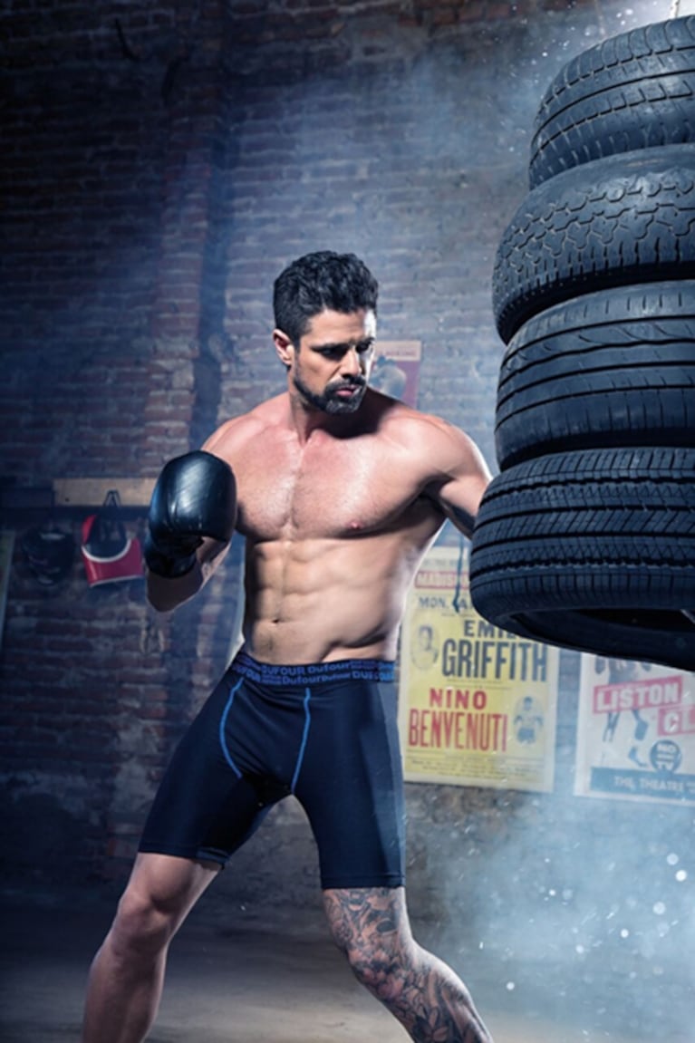 La campaña hot de Luciano Castro en boxer: sensualidad en el ring y abdominales de acero